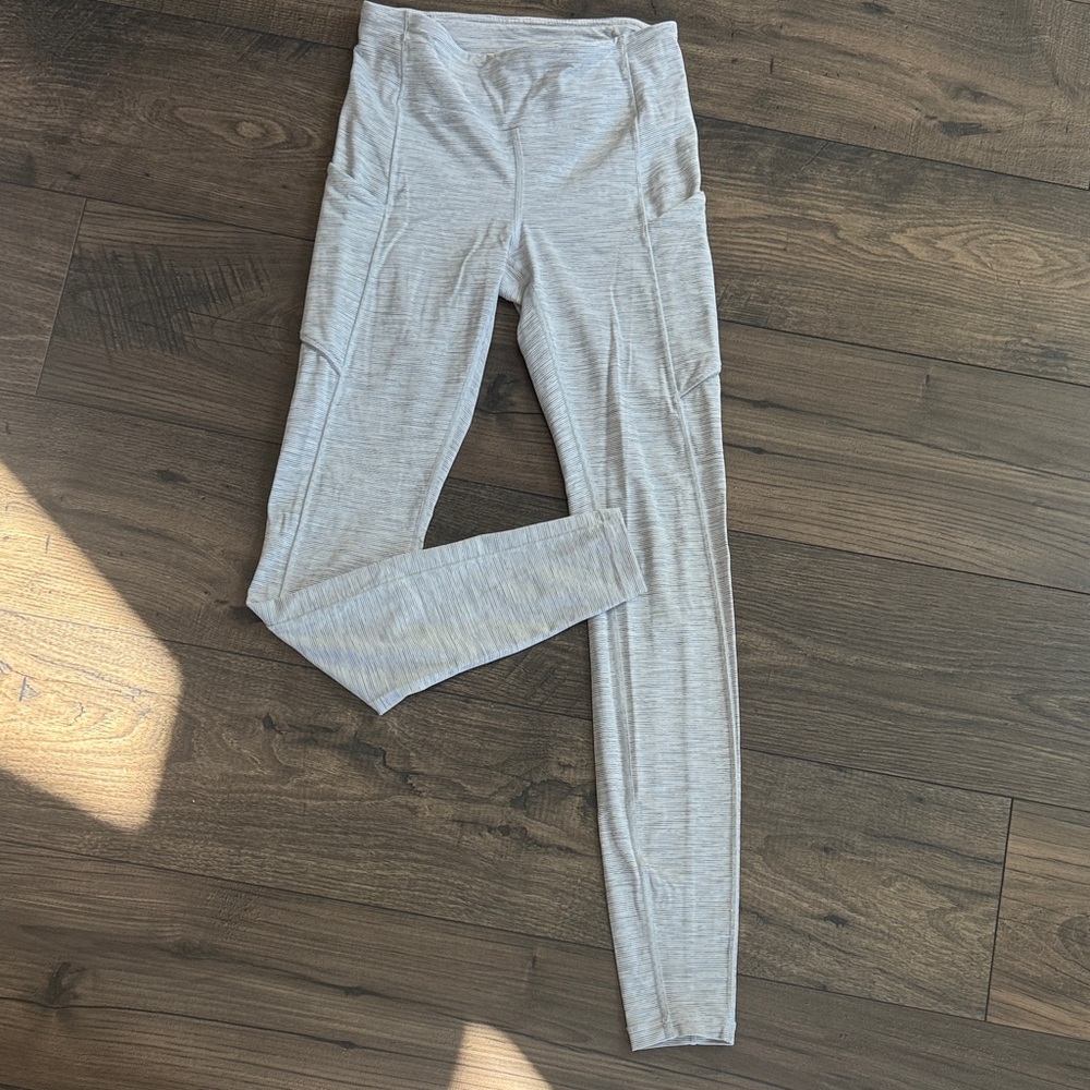 Lululemon Align sz 2 Light Gray & White Striped High-Waisted Leggings W/Pockets